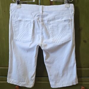 7 For All Mankind DOJO White Denim Bermuda shorts size 31 EUC